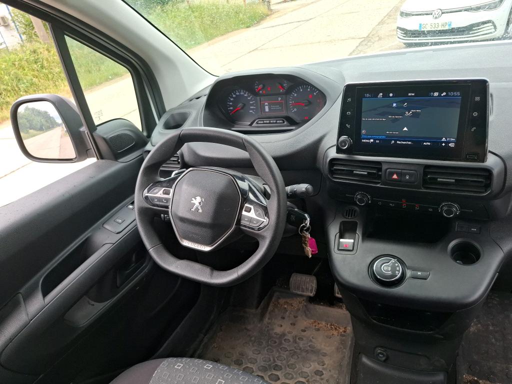 Peugeot PARTNER FOURGON STANDARD 650 KG BLUEHDI 130 S&S EAT8 ASPHALT 2021