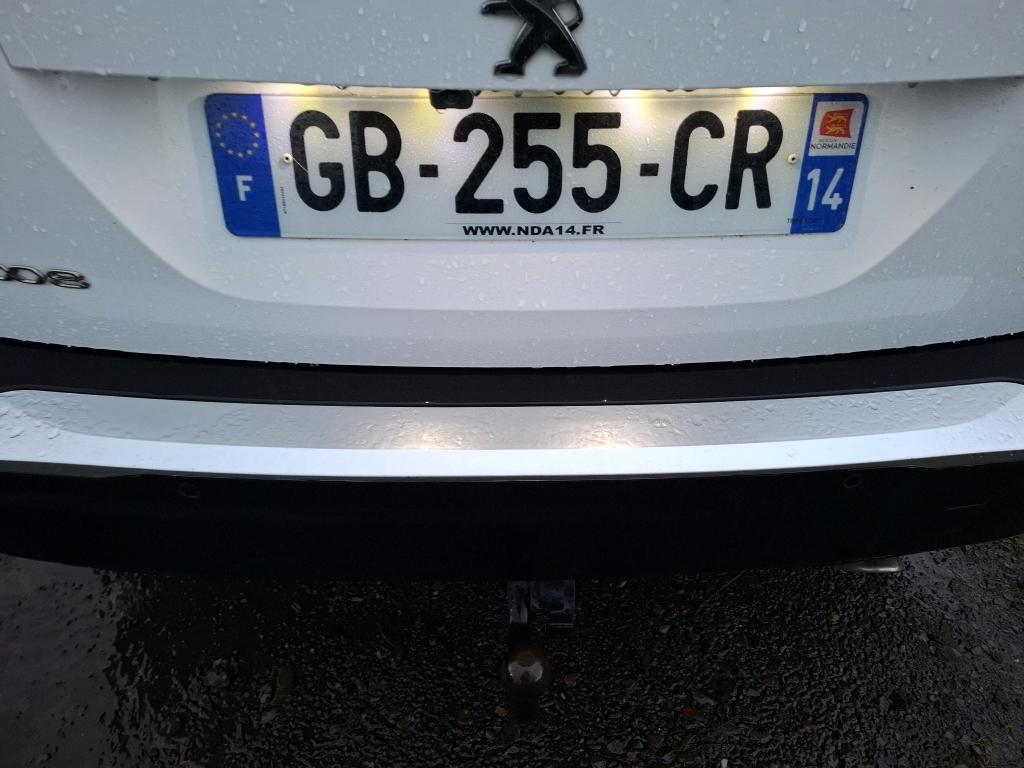 Peugeot 2008 BlueHDi 130 S&S EAT8 Allure Business 2021