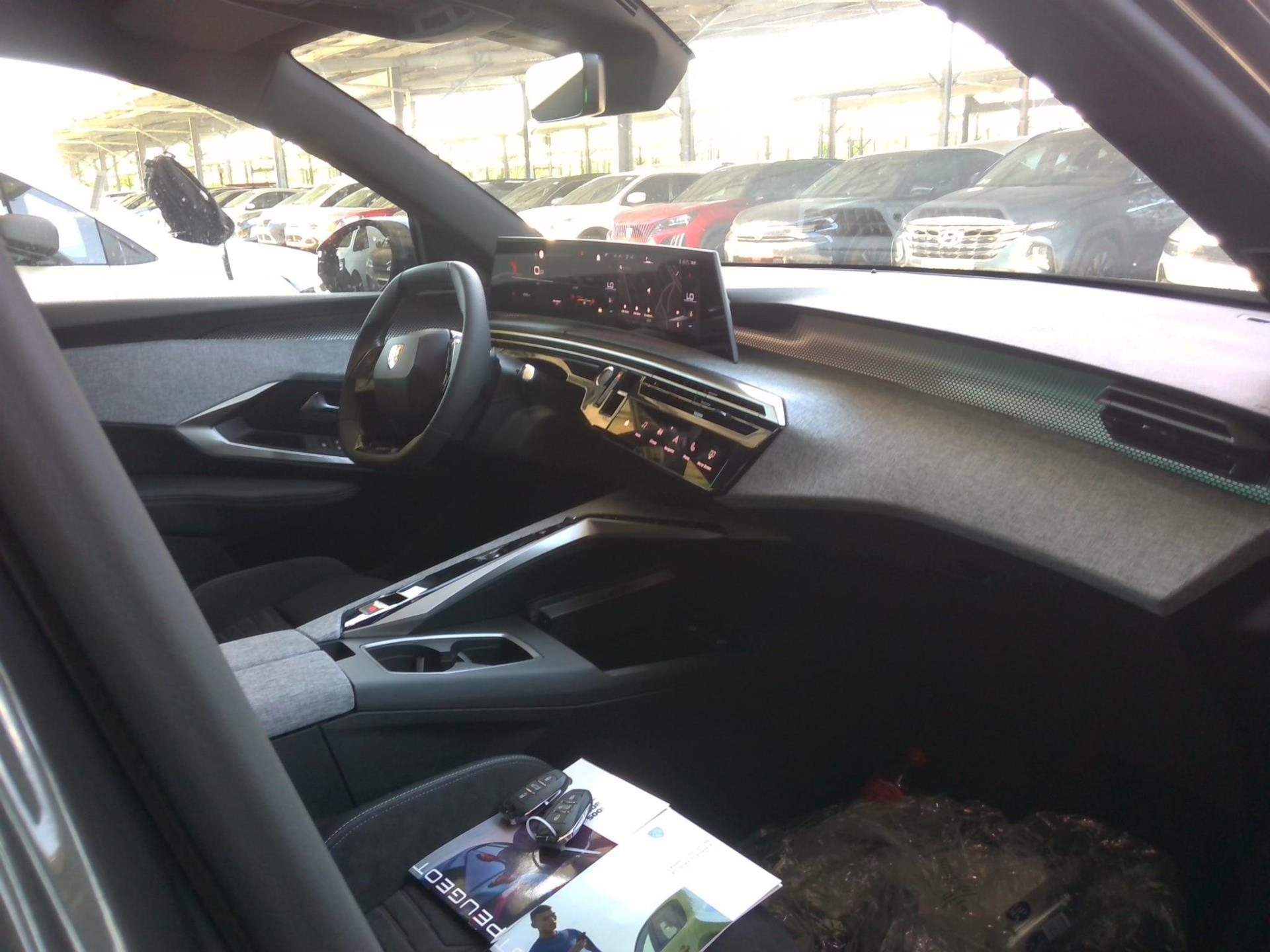 Peugeot 5008 Hybrid 145 e-DCS6 GT 2025