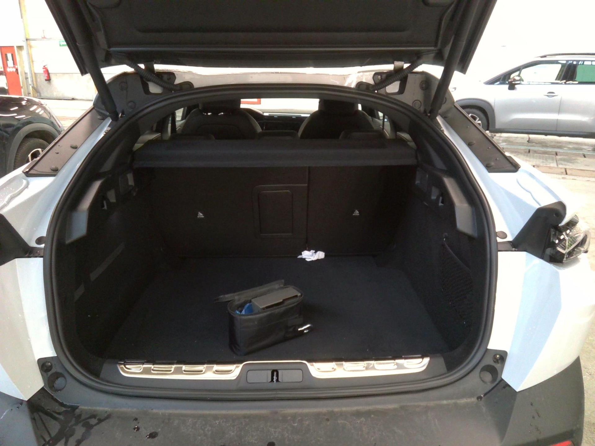 Peugeot 408 Hybrid 136 e-DCS6 GT 2024