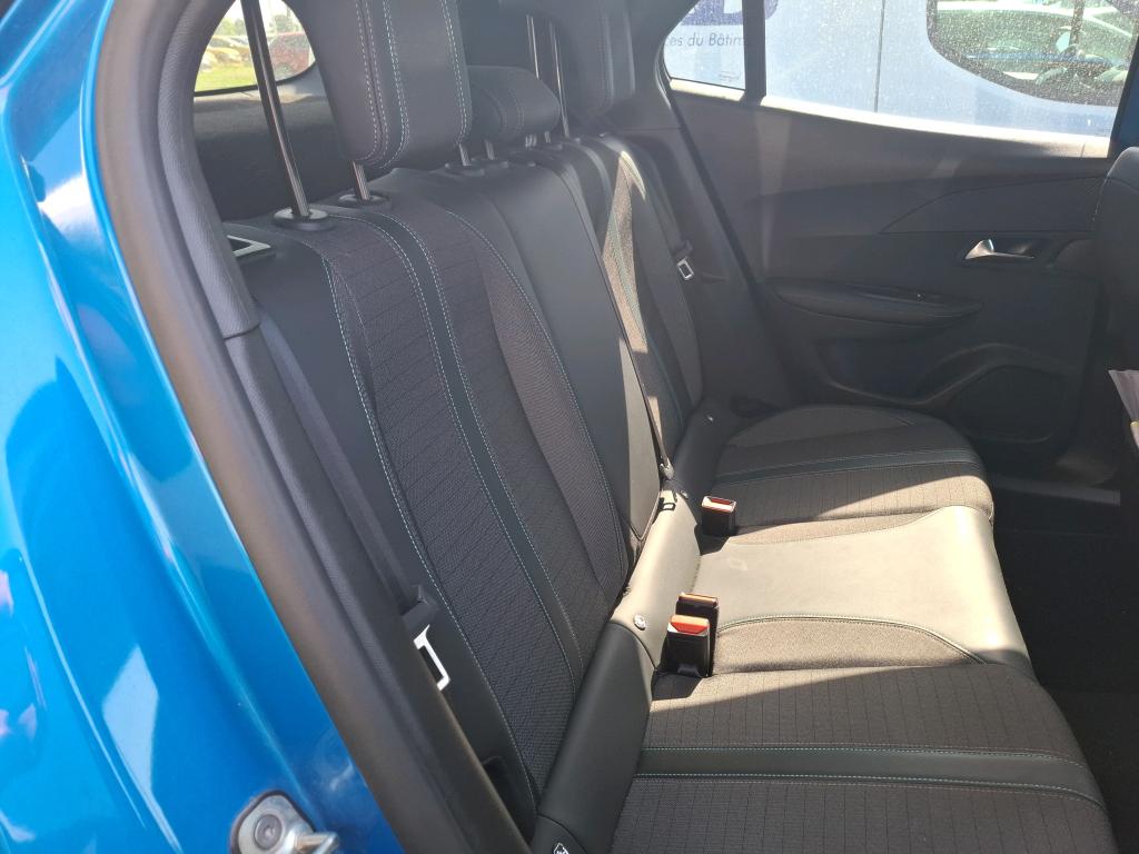 Peugeot 2008 BlueHDi 130 S&S EAT8 Allure Pack 2022