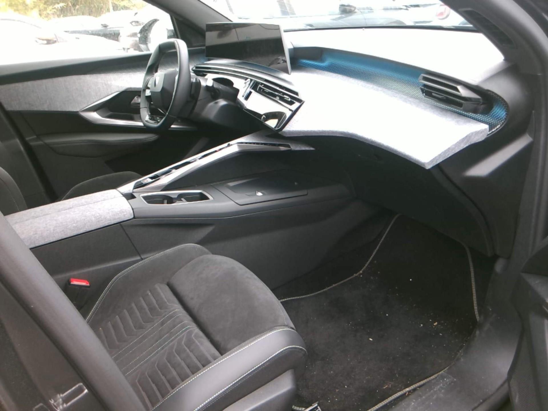 Peugeot 5008 Hybrid 136 e-DCS6 GT 2025
