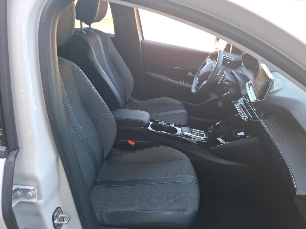 Peugeot 208 PureTech 100 S&S EAT8 Allure 2022