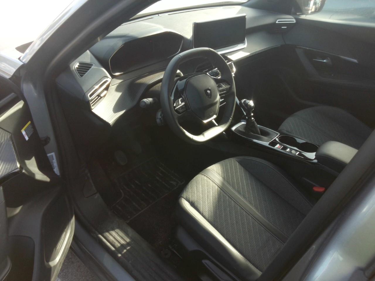 Foto Peugeot 2008 3
