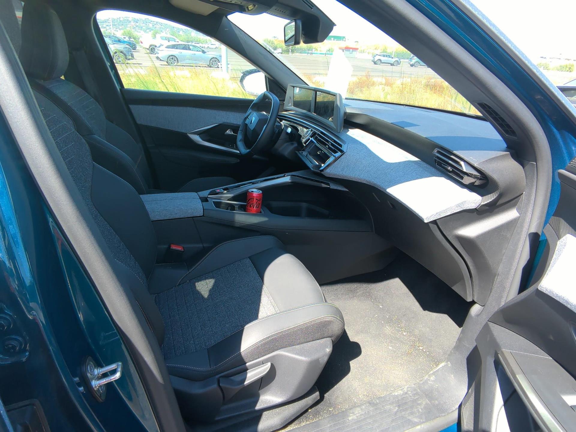 Peugeot 5008 Hybrid 145 ch e-DCS6 Allure 2025