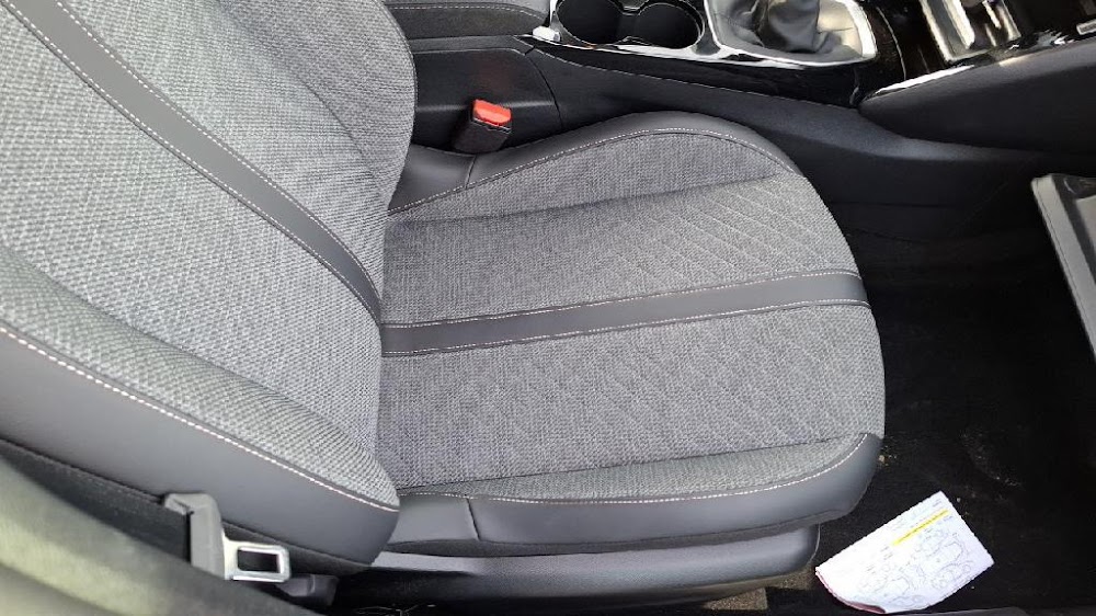 Foto Peugeot 208 12