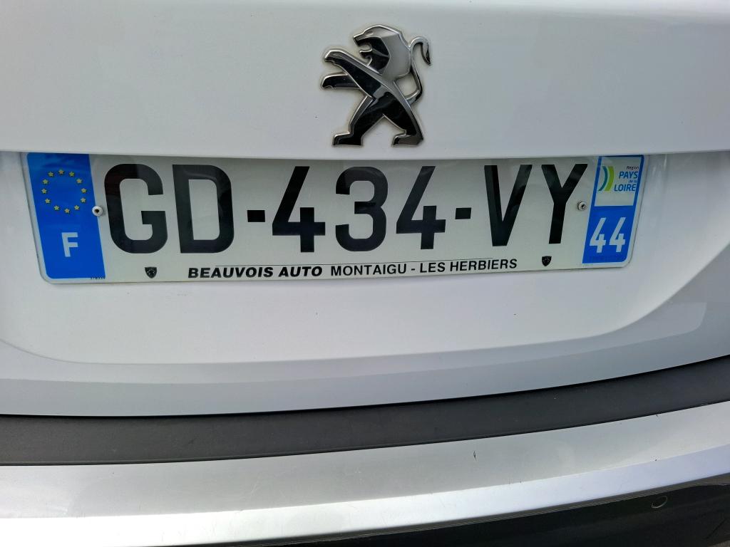 Peugeot 2008 BlueHDi 130 S&S EAT8 Allure 2021