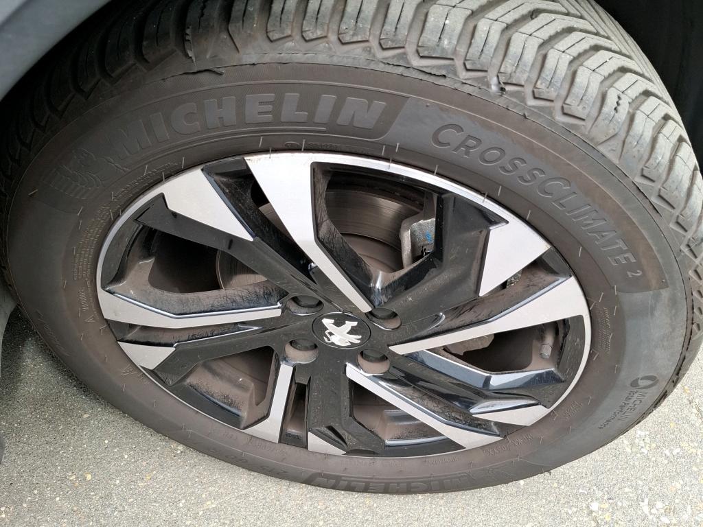 Peugeot 2008 PureTech 130 S&S EAT8 GT 2022
