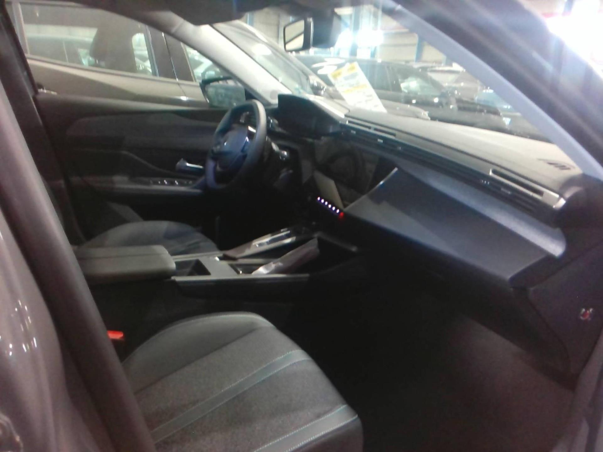 Peugeot 408 Hybrid 145 e-DCS6 Allure 2026