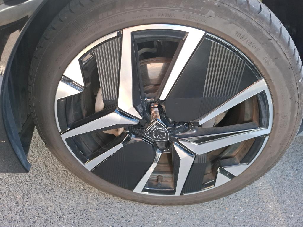 Peugeot 208 Hybrid 136 e-DCS6 GT 2025