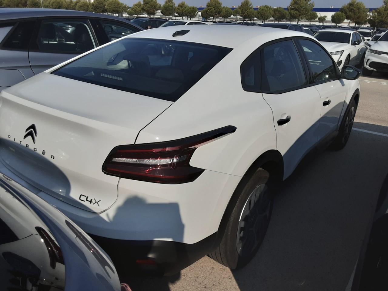 Foto Citroën C4 X 8