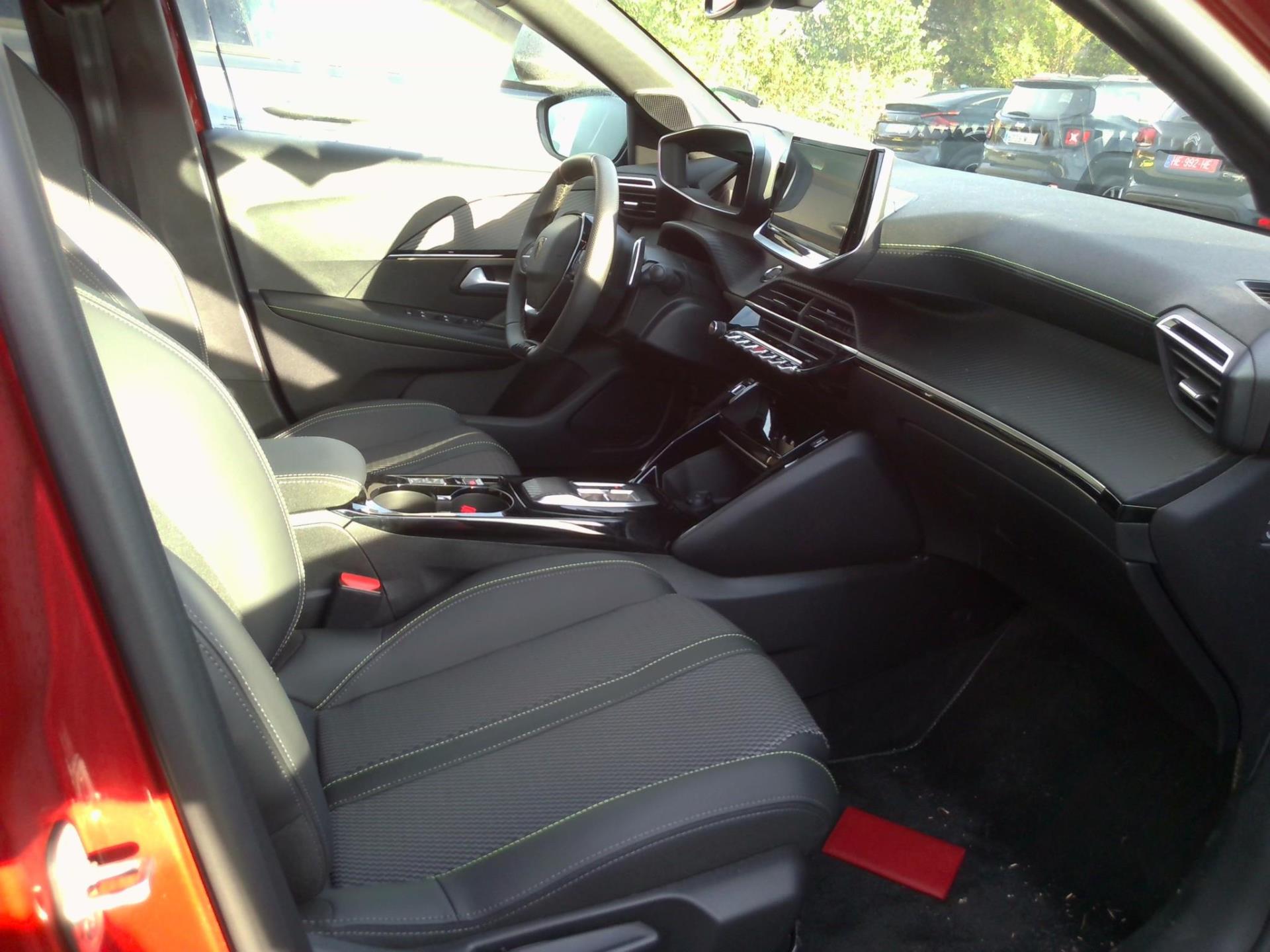 Peugeot 208 Hybrid 110 e-DCS6 GT 2025