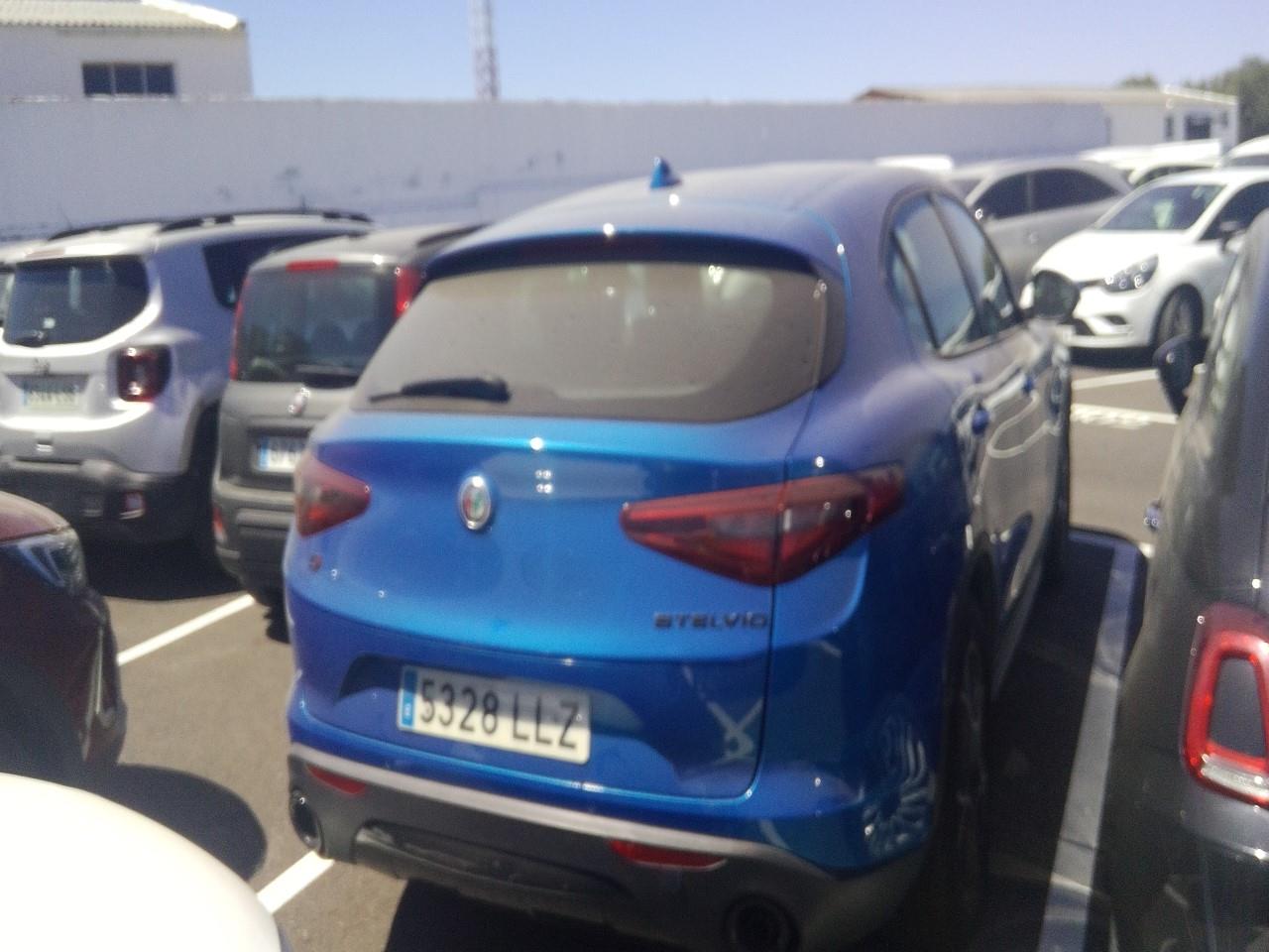 Foto Alfa Romeo Stelvio 6