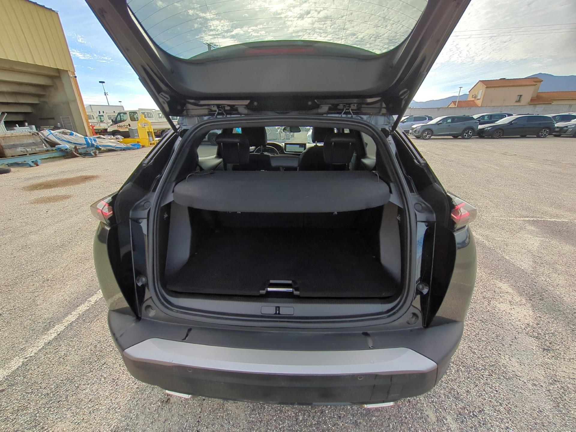 Peugeot 2008 Hybrid 136 e-DCS6 Allure 2024