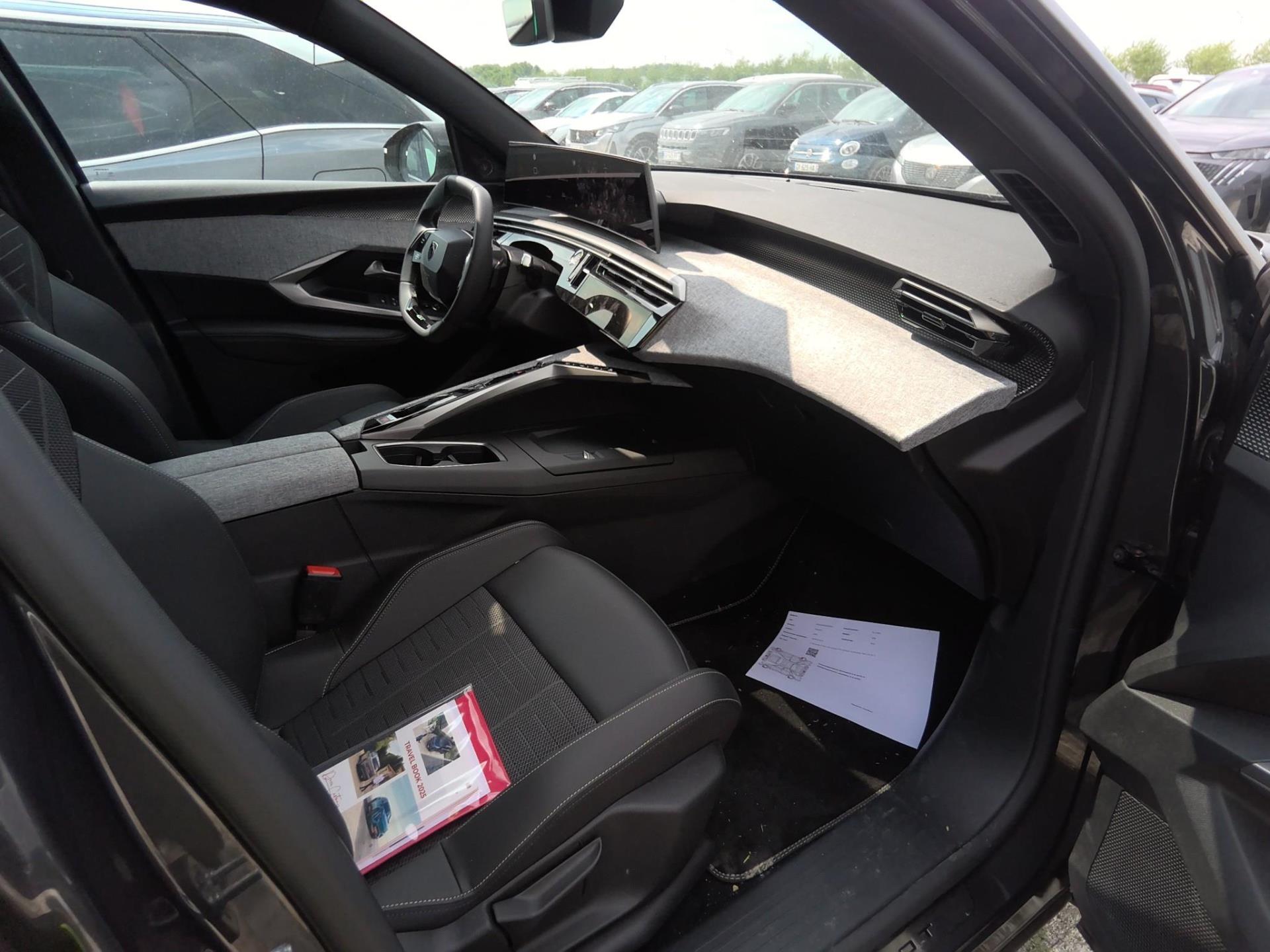Peugeot 3008 Hybrid 136 e-DCS6 GT 2025