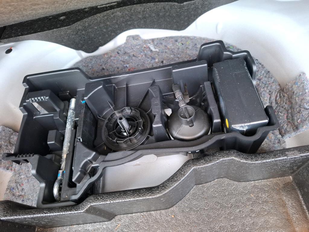 Peugeot 2008 PureTech 130 S&S EAT8 Allure Pack 2021
