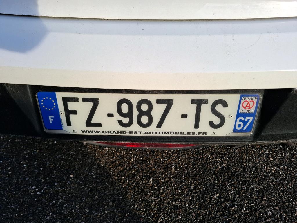 Peugeot 208 BlueHDi 100 S&S BVM6 Allure Business 2021