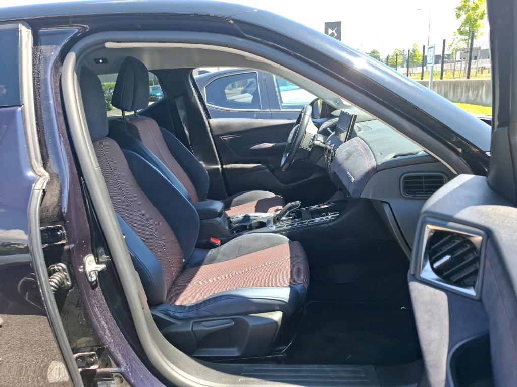DS DS3 Crossback BlueHDi 130 EAT8 Ines de la Fressange Paris 2022