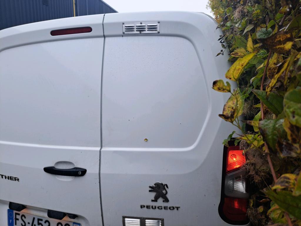 Peugeot PARTNER FOURGON STANDARD 650 KG BLUEHDI 100 S&S BVM5 PREMIUM 2020