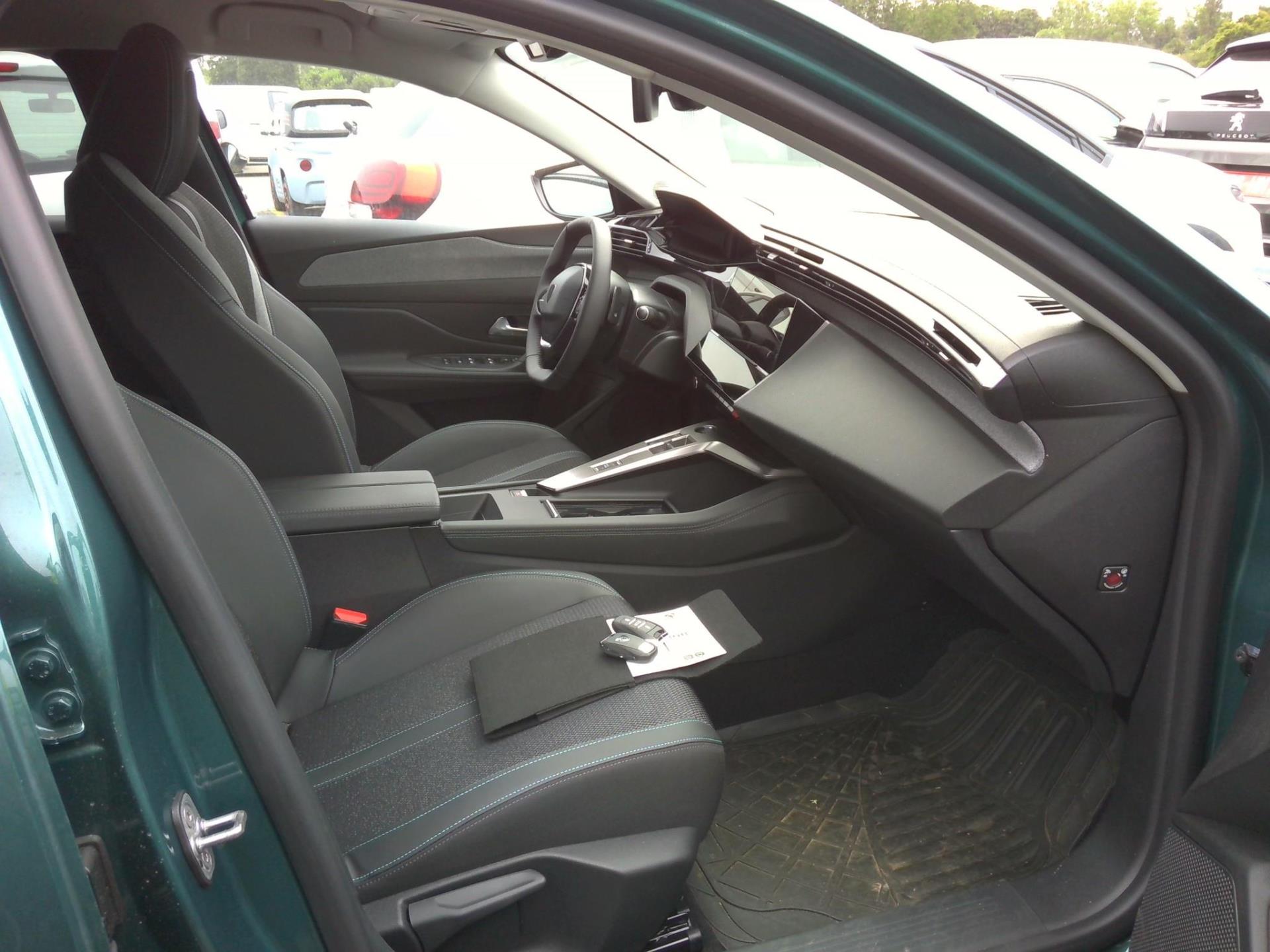 Peugeot 308 SW PHEV 180 e-EAT8 Allure 2024