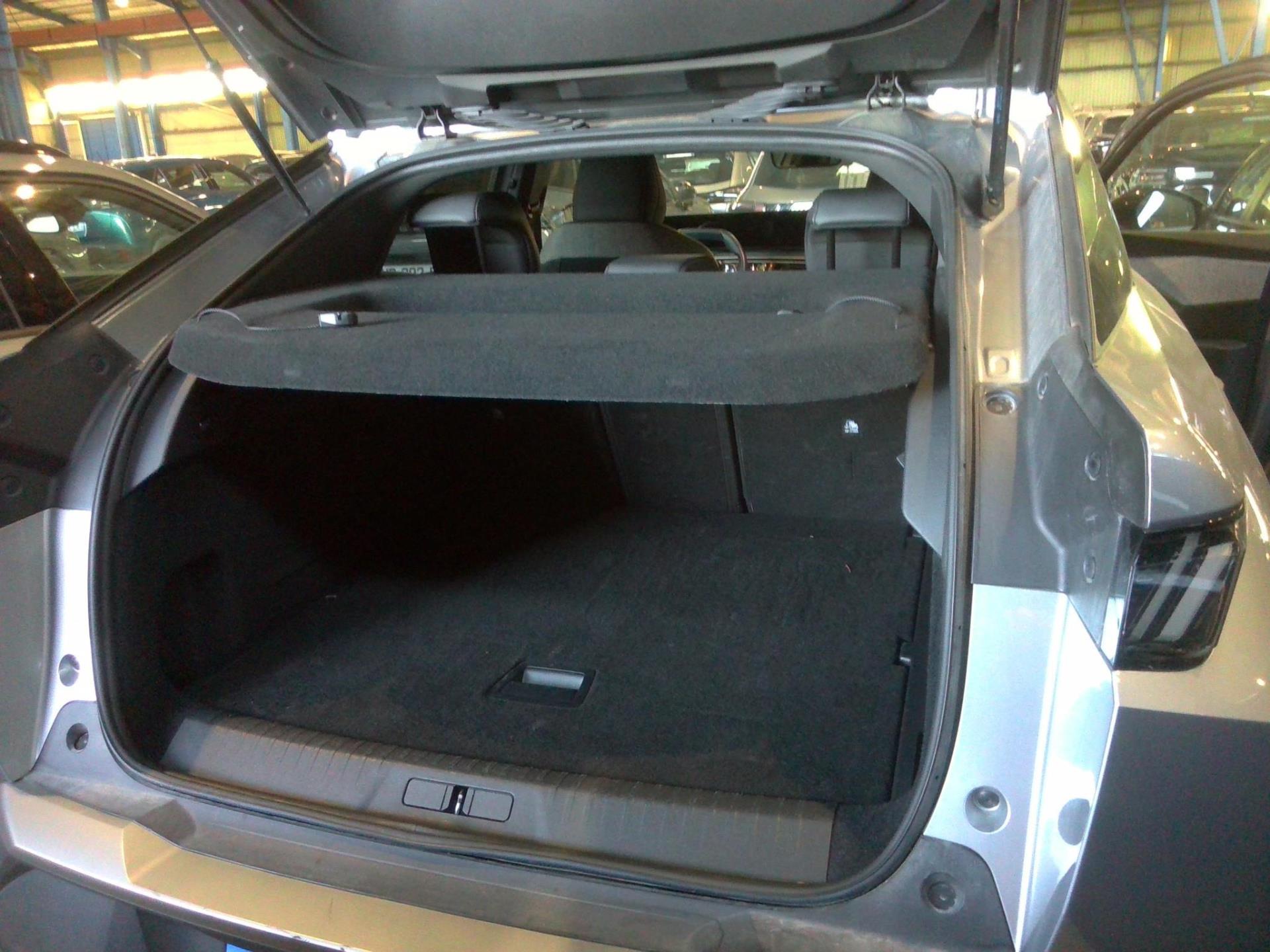 Peugeot 3008 Hybrid 136 e-DCS6 Allure 2025