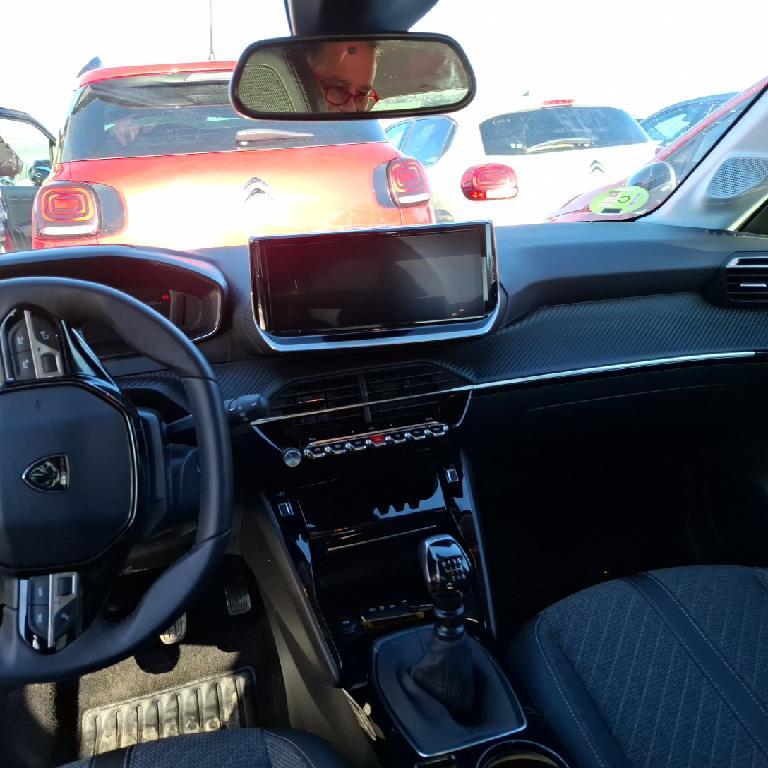 Foto Peugeot 208 11