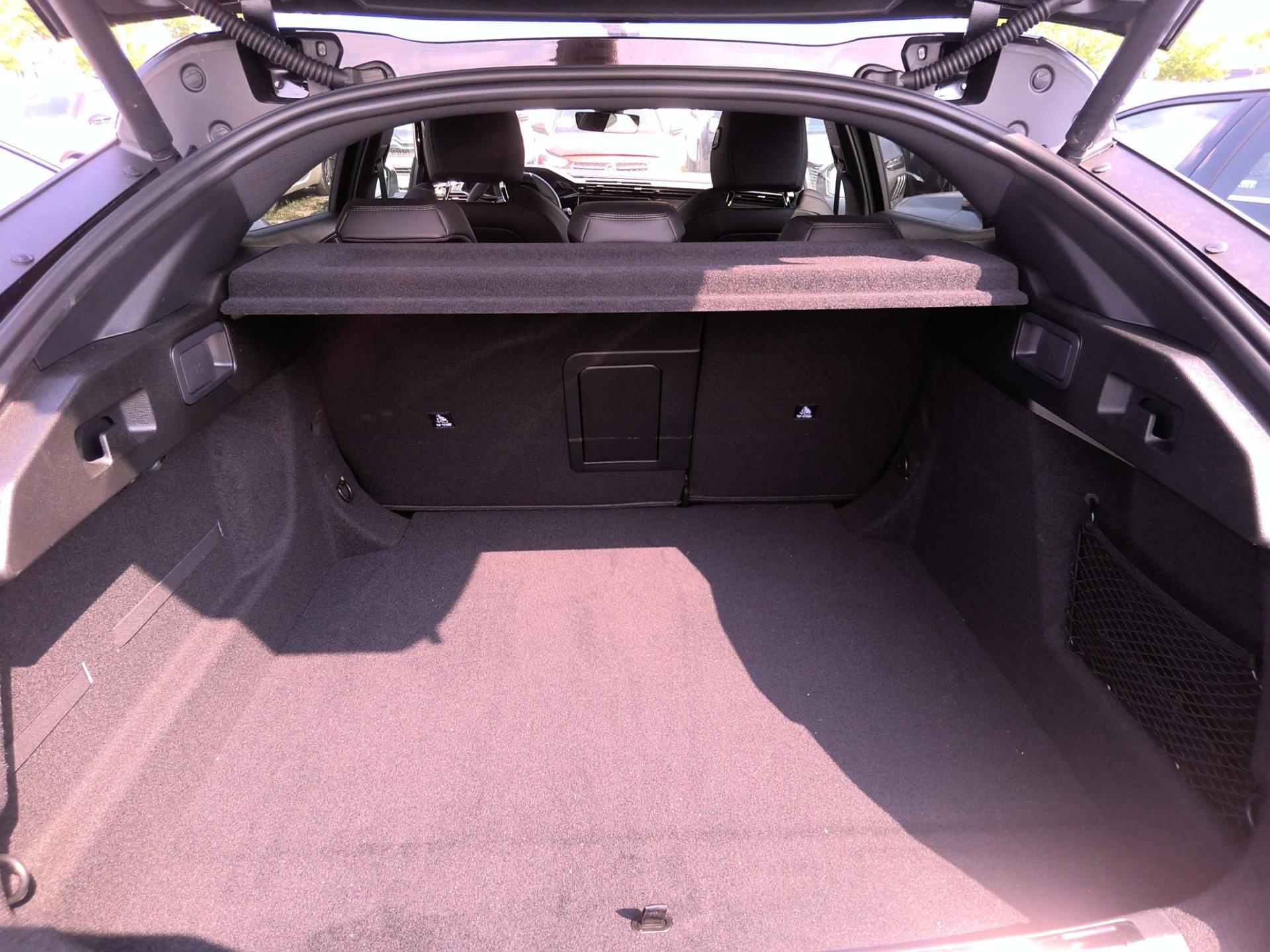 Peugeot 408 Hybrid 145 e-DCS6 GT 2025