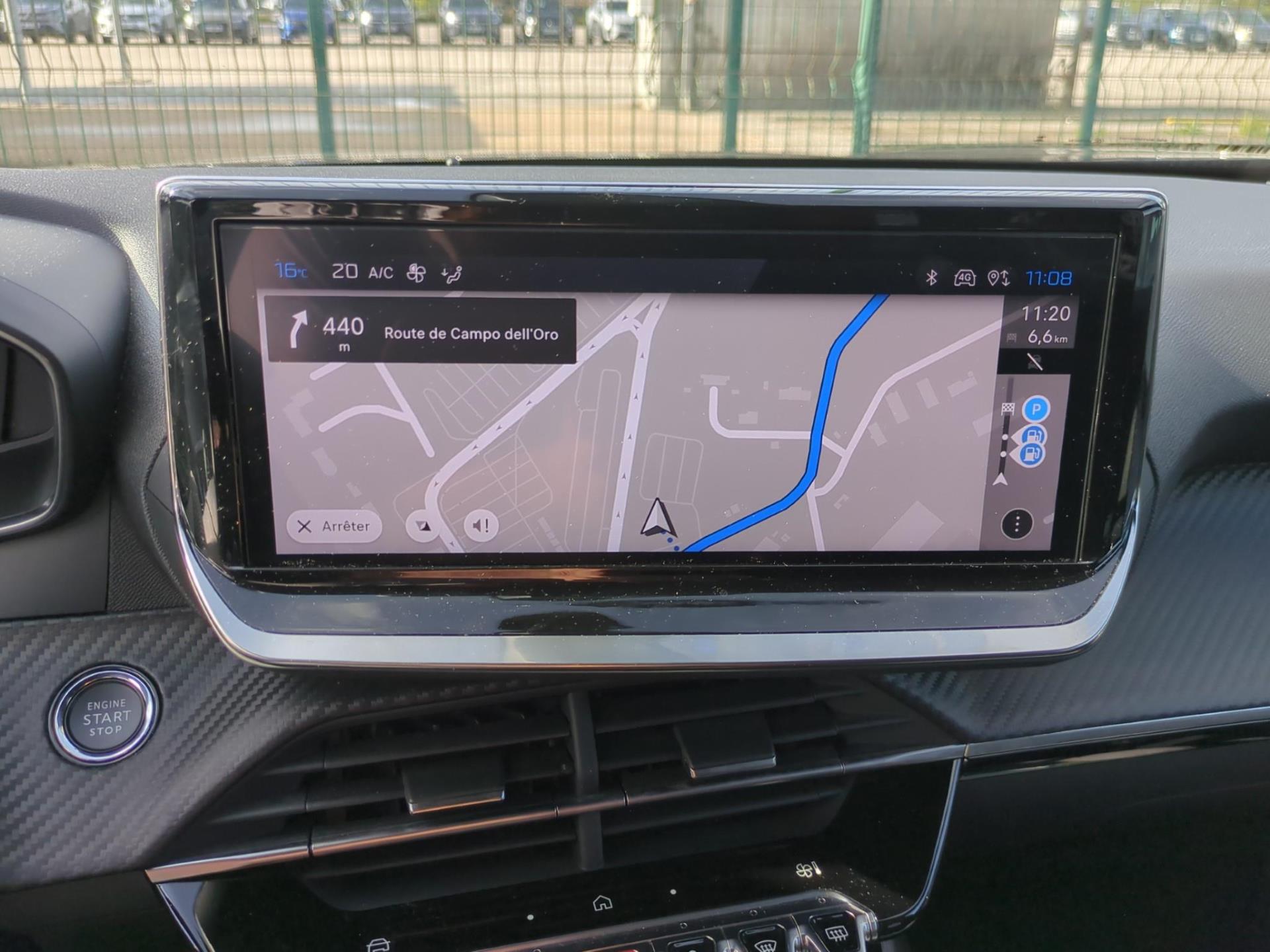 Peugeot 2008 Hybrid 136 e-DCS6 Allure 2024