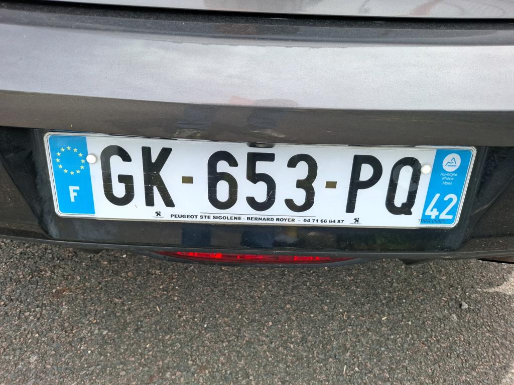 Peugeot 208 BlueHDi 100 S&S BVM6 Roadtrip 2022