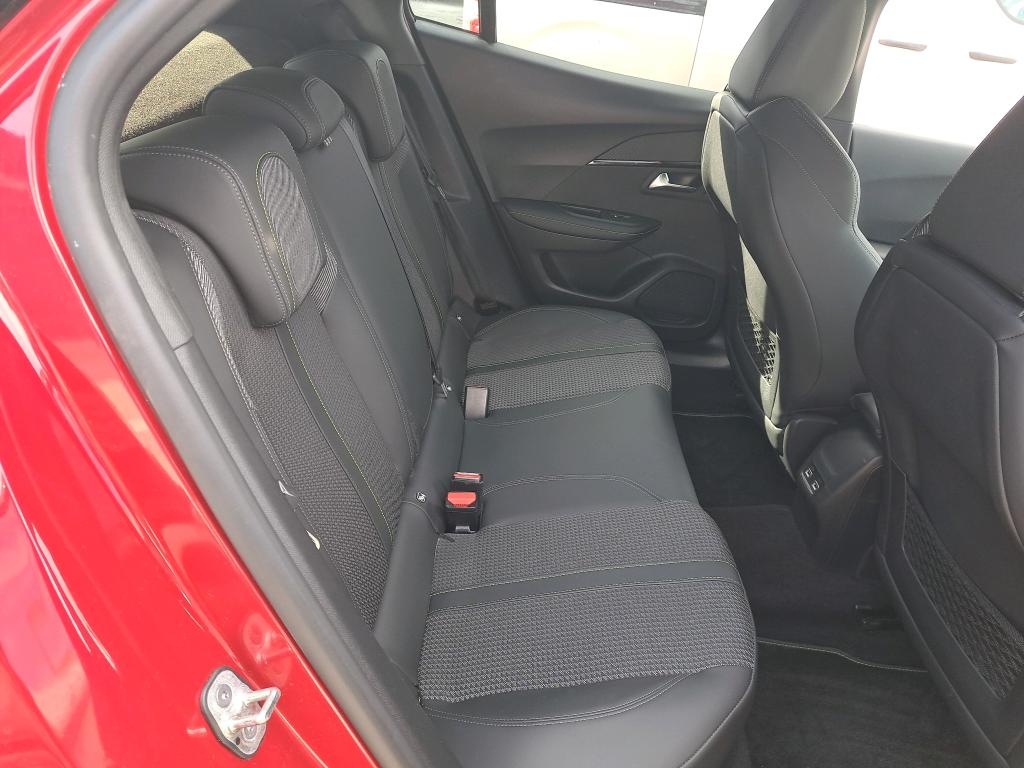 Peugeot 2008 PureTech 130 S&S EAT8 GT 2022