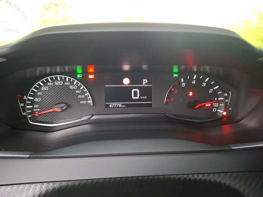 Peugeot 2008 BlueHDi 130 S&S EAT8 Allure Business 2021