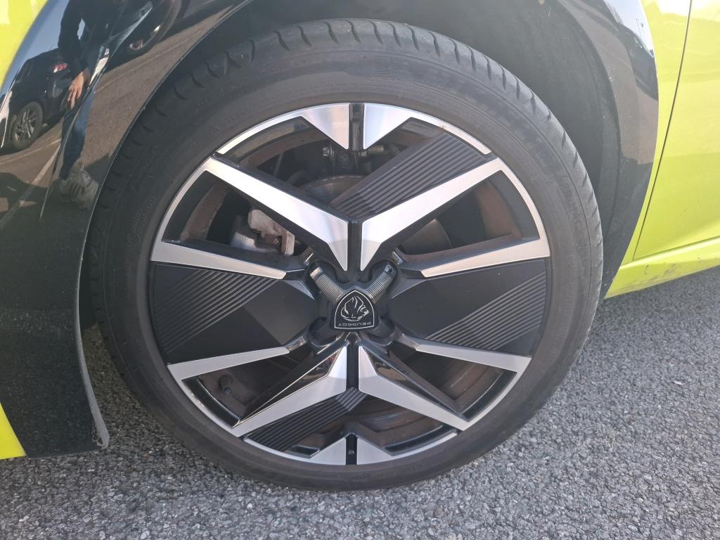 Peugeot 208 Hybrid 100 e-DCS6 GT 2024