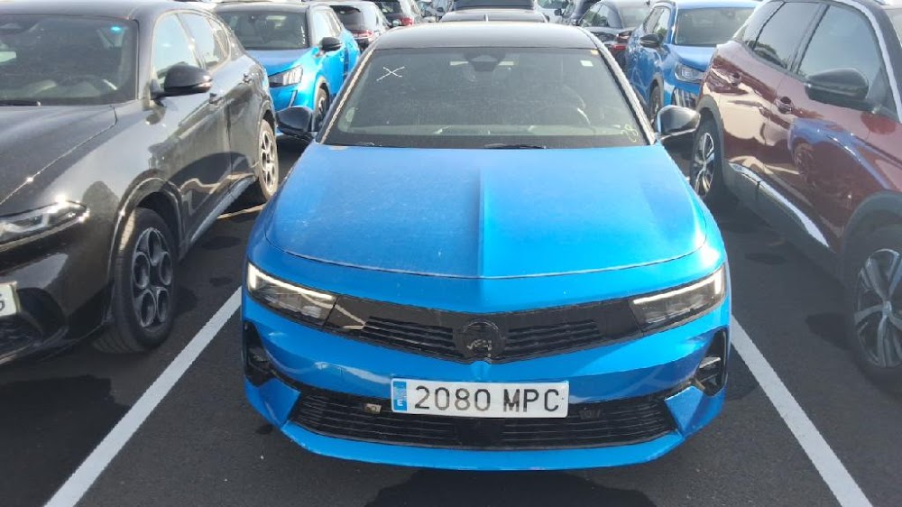 Opel Astra Astra 5P GS 1.2T XHT MT6 S/S 130 CV (96kW)