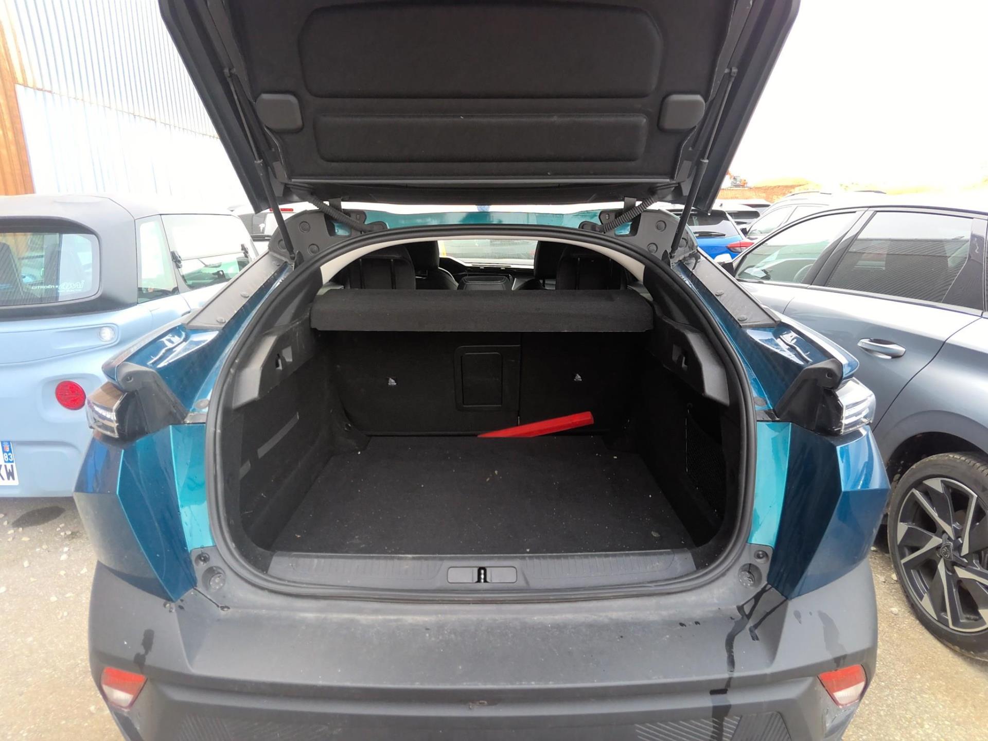 Peugeot 408 Hybrid 136 e-DCS6 Allure 2025