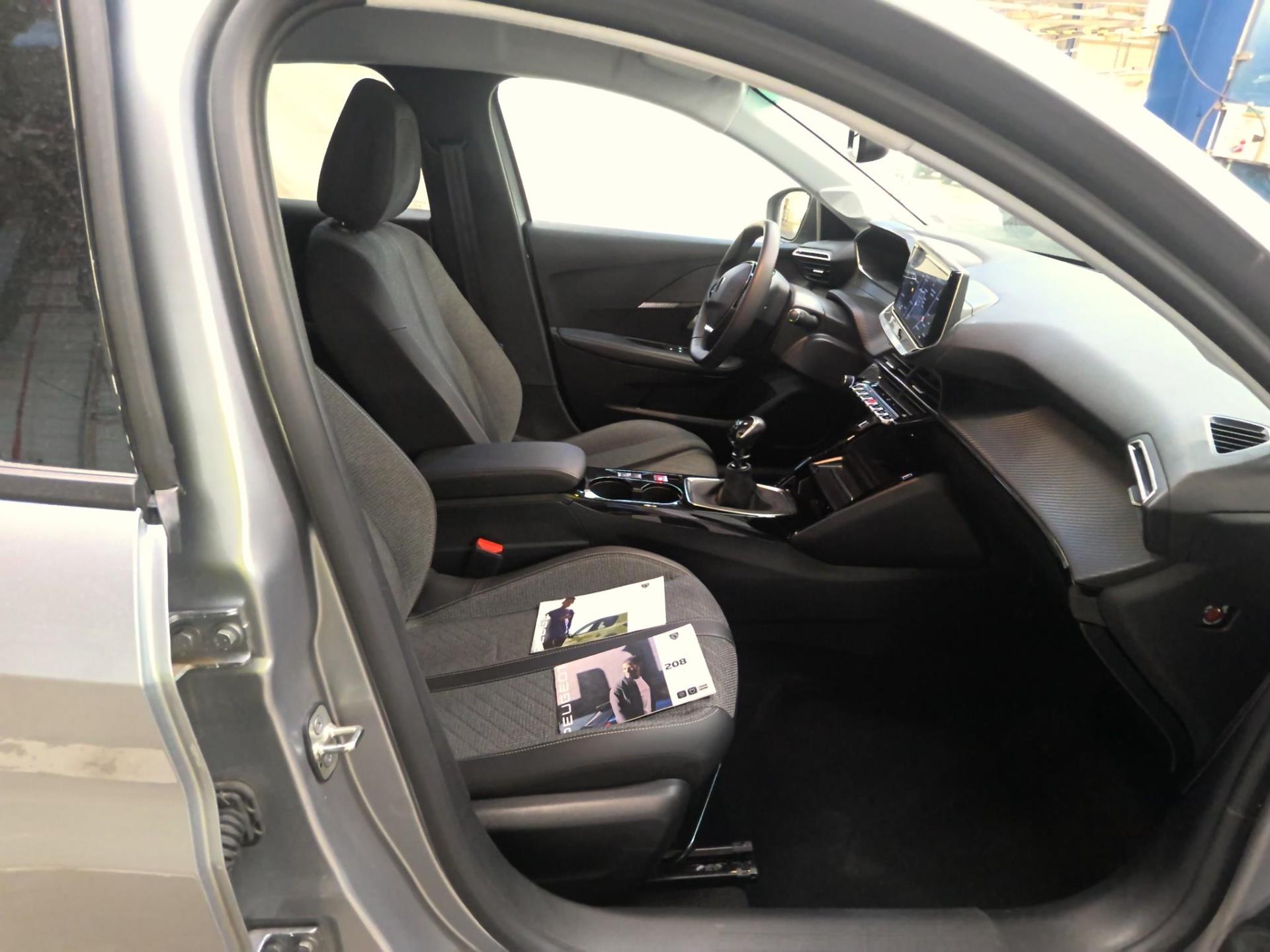 Peugeot 208 PureTech 100 S&S BVM6 Allure 2024