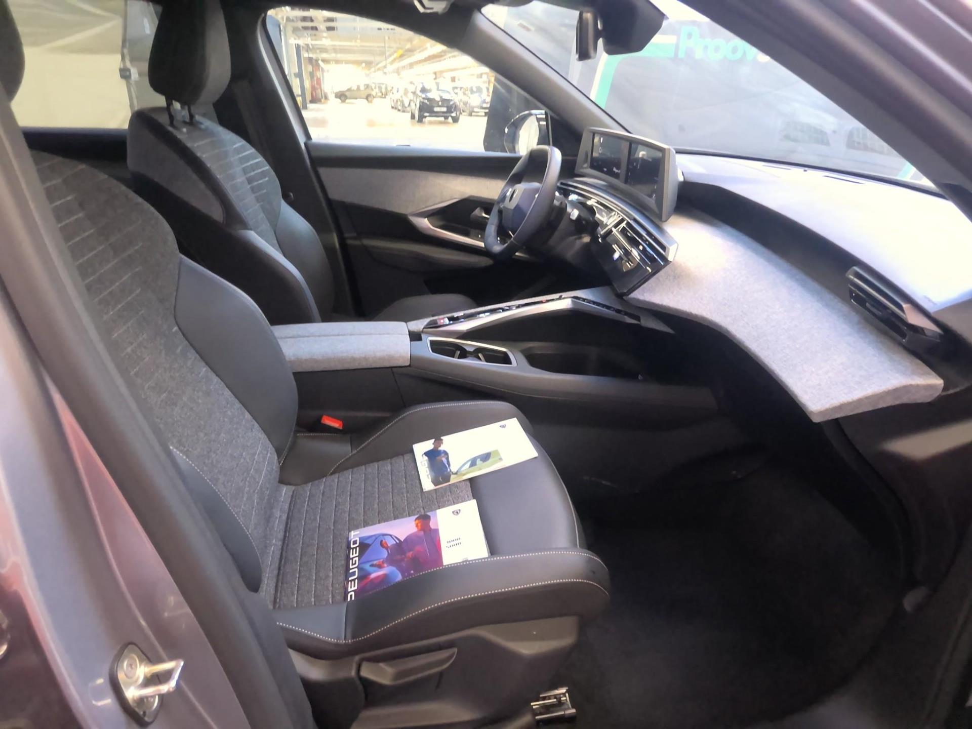 Peugeot 5008 Hybrid 145 ch e-DCS6 Allure 2025