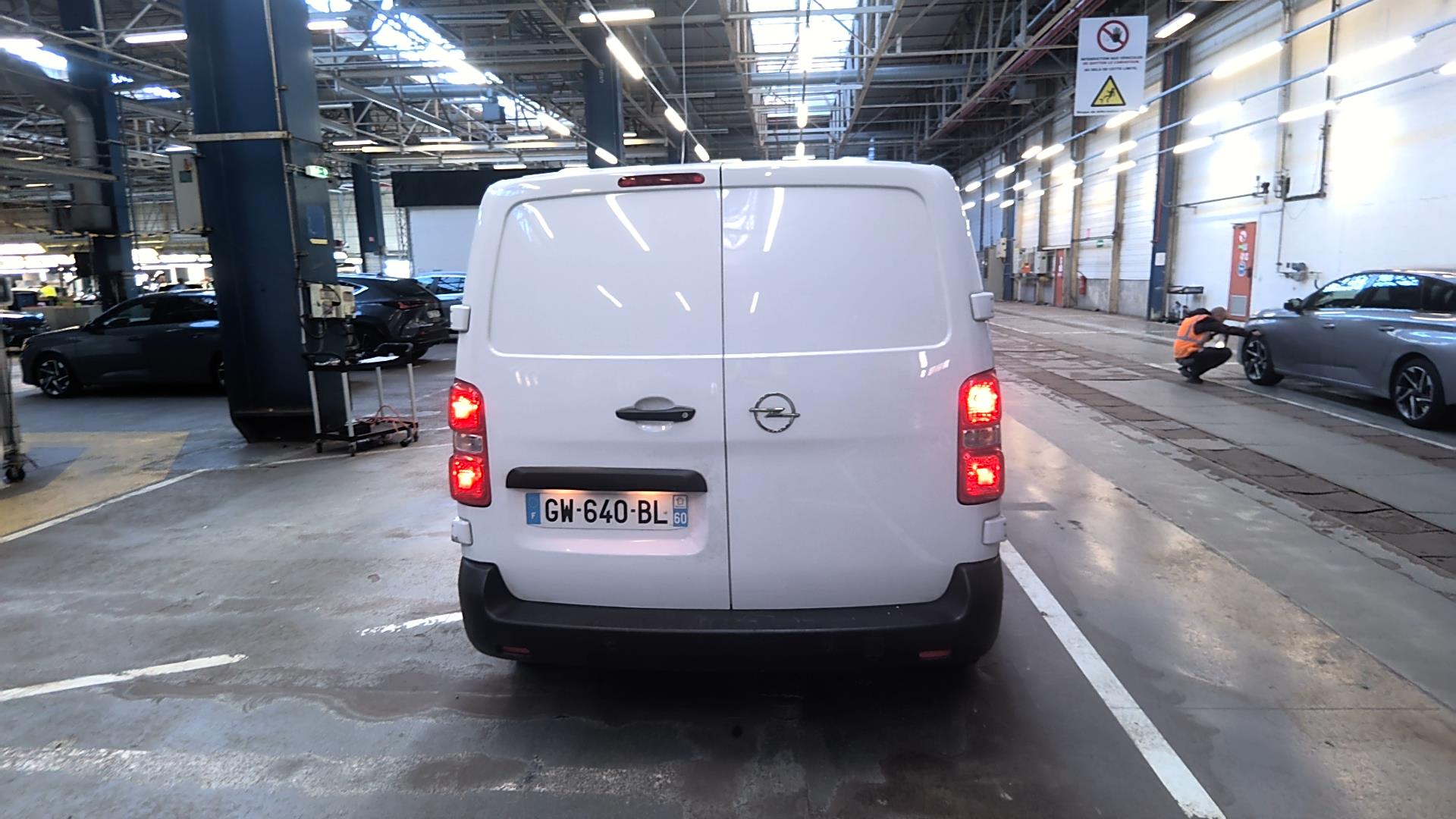 Opel VIVARO FGN TAILLE M BLUEHDI 145 BVM6 2024