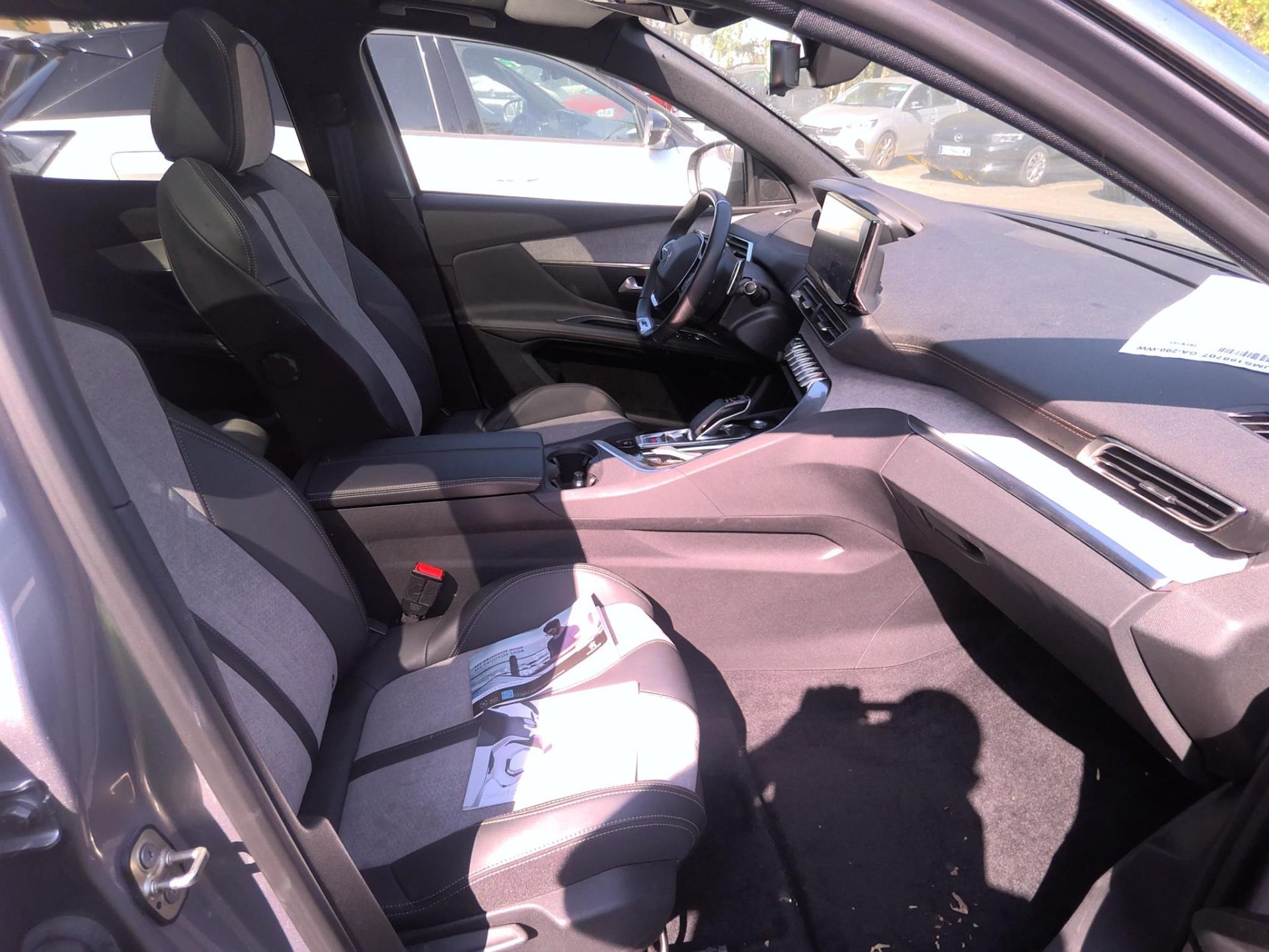 Peugeot 3008 Hybrid4 300 e-EAT8 GT 2021