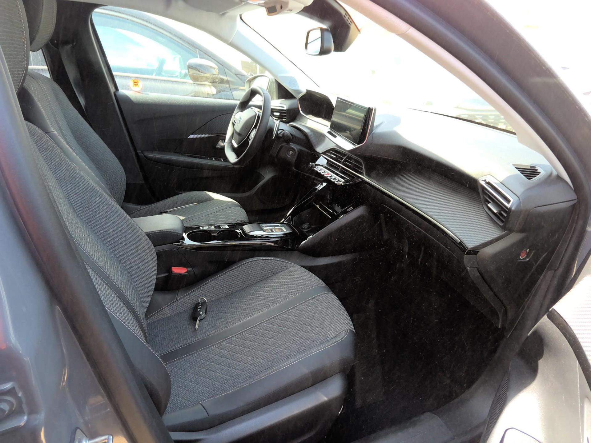 Peugeot 208 Hybrid 100 e-DCS6 Allure 2025