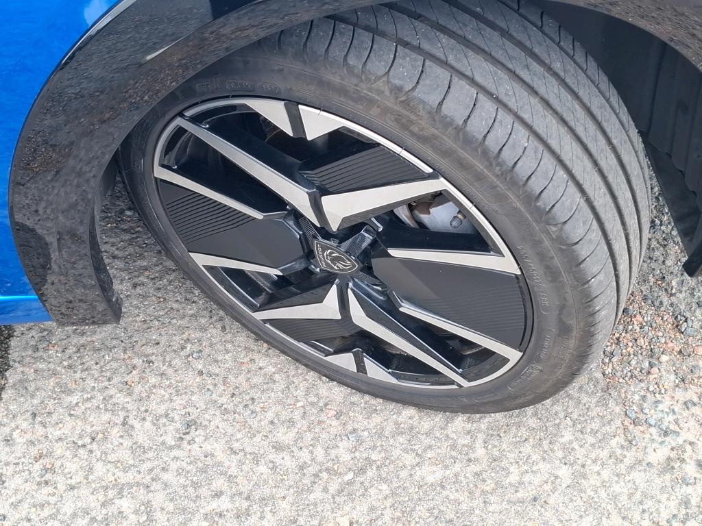 Peugeot 208 Hybrid 110 e-DCS6 GT 2025