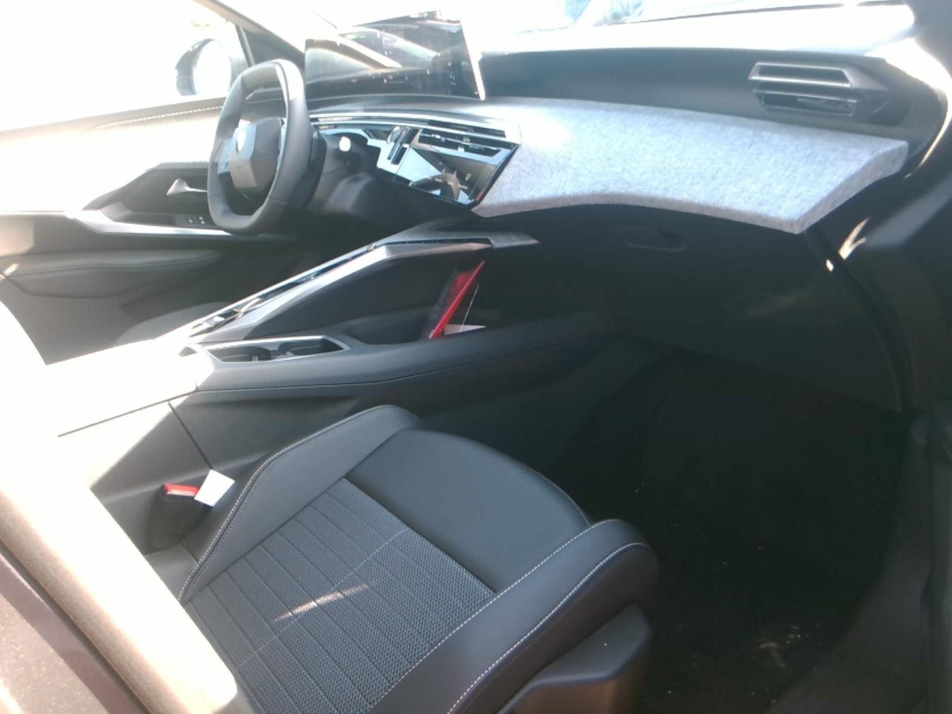 Peugeot 5008 Hybrid 136 e-DCS6 Allure 2024