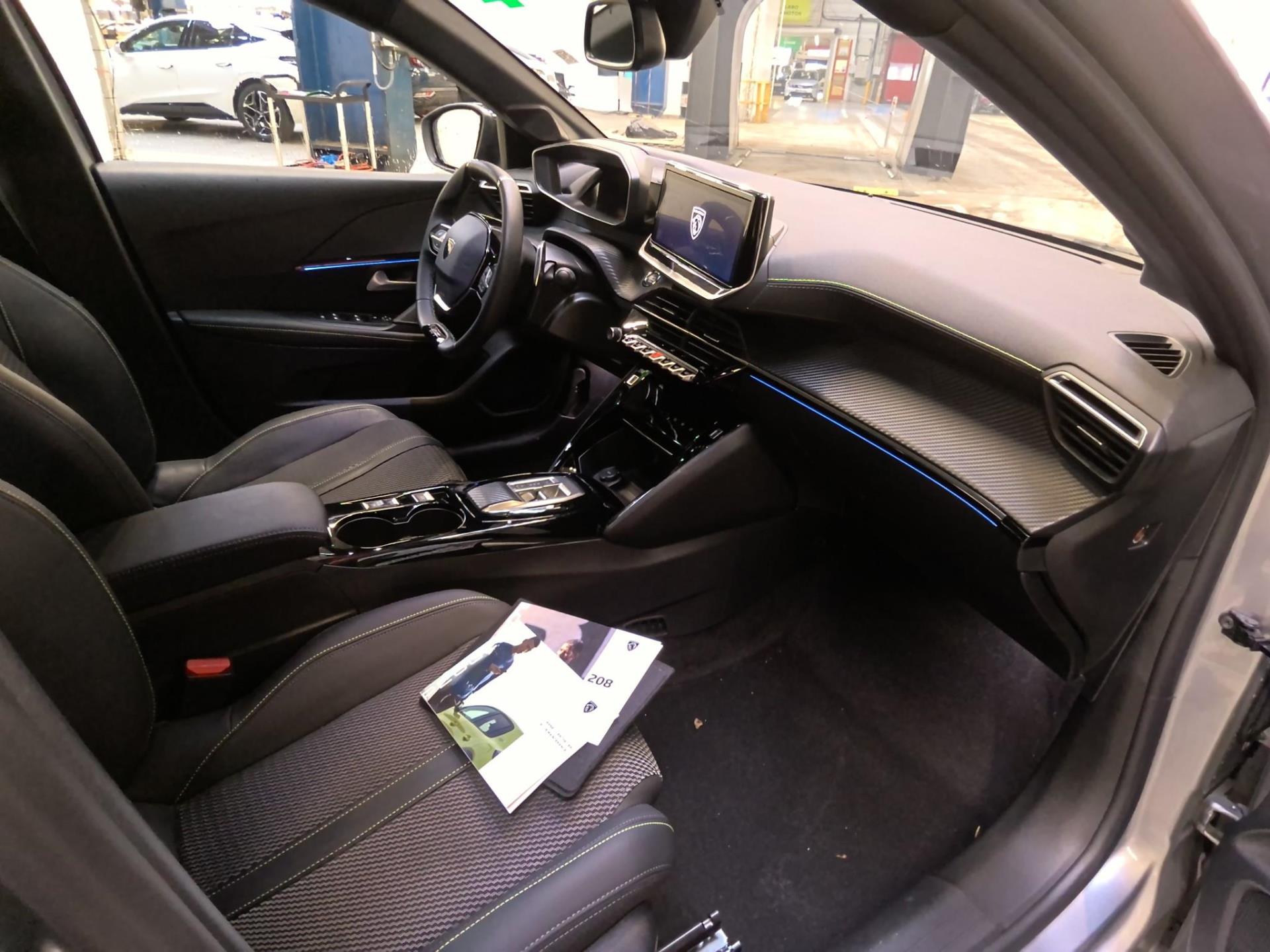 Peugeot 208 Hybrid 110 e-DCS6 GT 2025