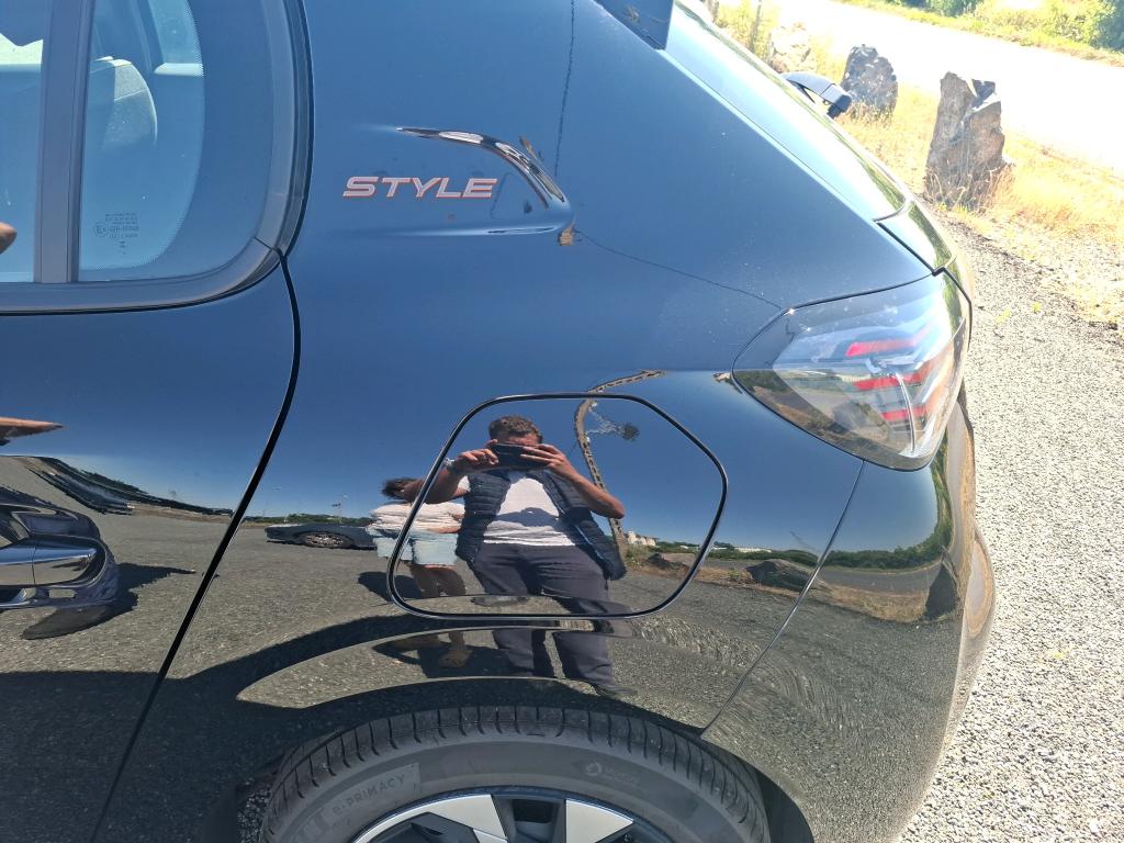 Peugeot 208 Hybrid 110 ch e-DCS6 Style 2025
