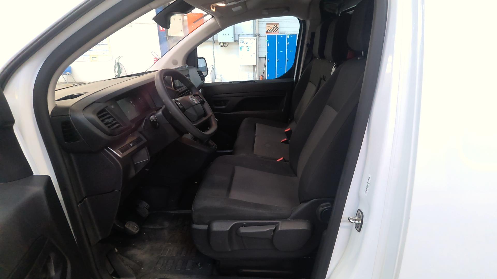 Opel VIVARO FGN TAILLE M BLUEHDI 145 BVM6 2024