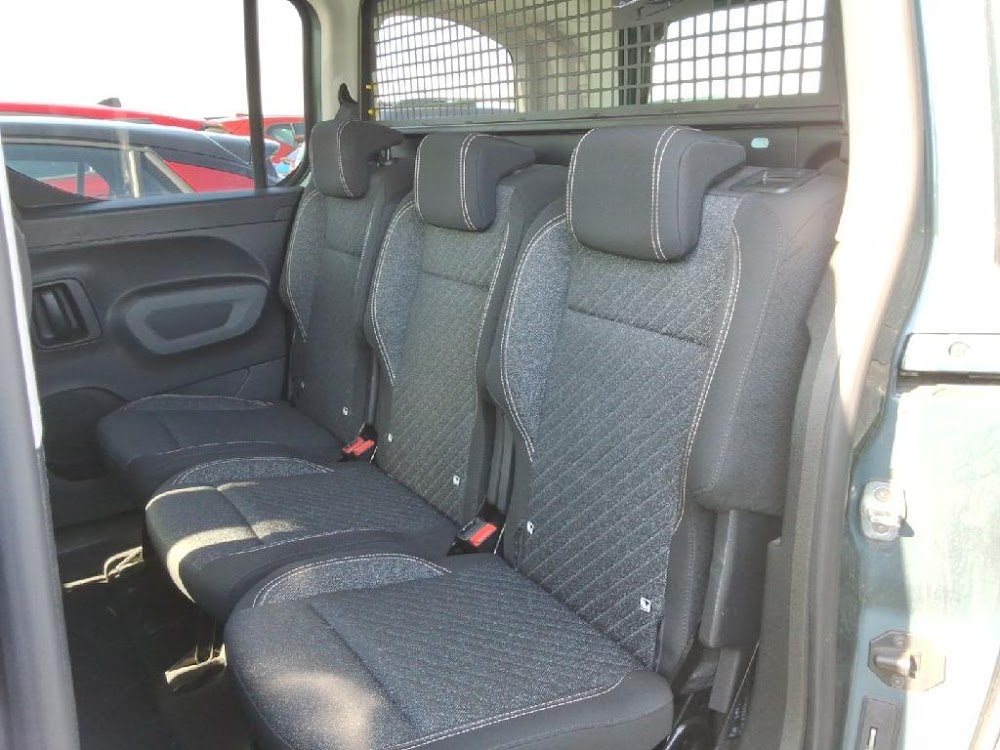 Foto Peugeot Rifter 11
