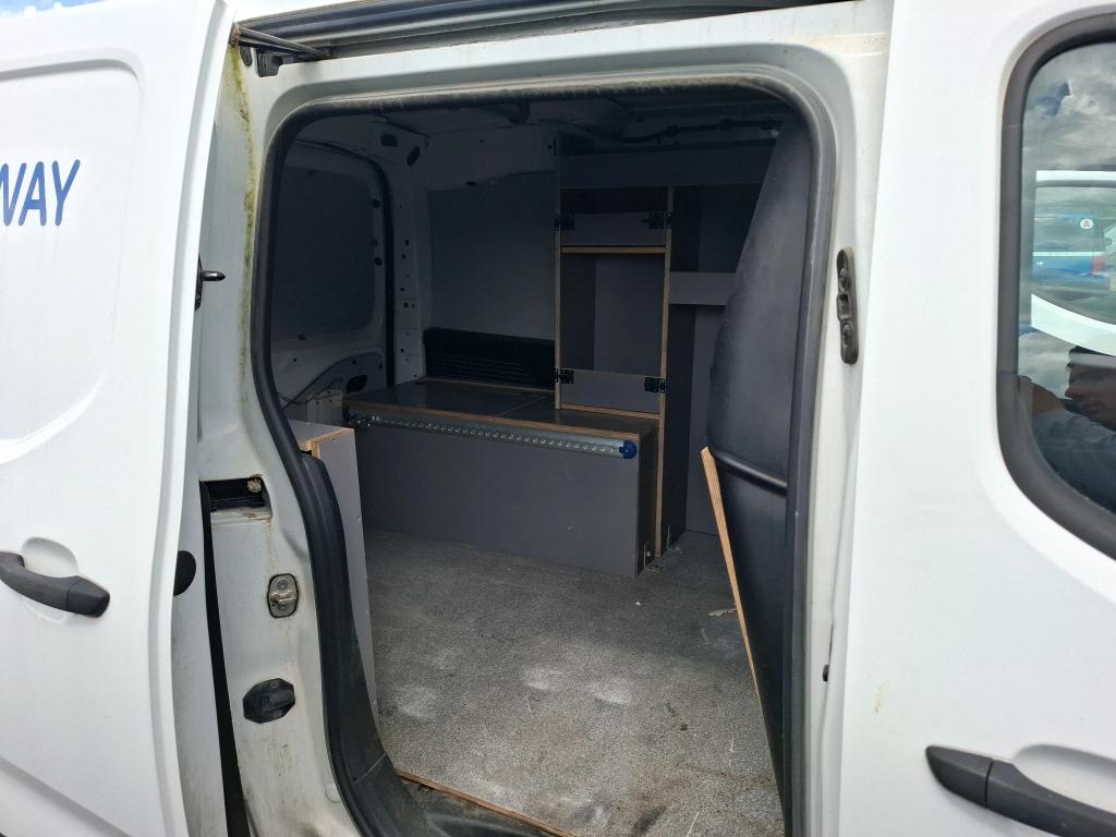 Peugeot PARTNER FOURGON STANDARD 650 KG BLUEHDI 100 S&S BVM5 PREMIUM 2020