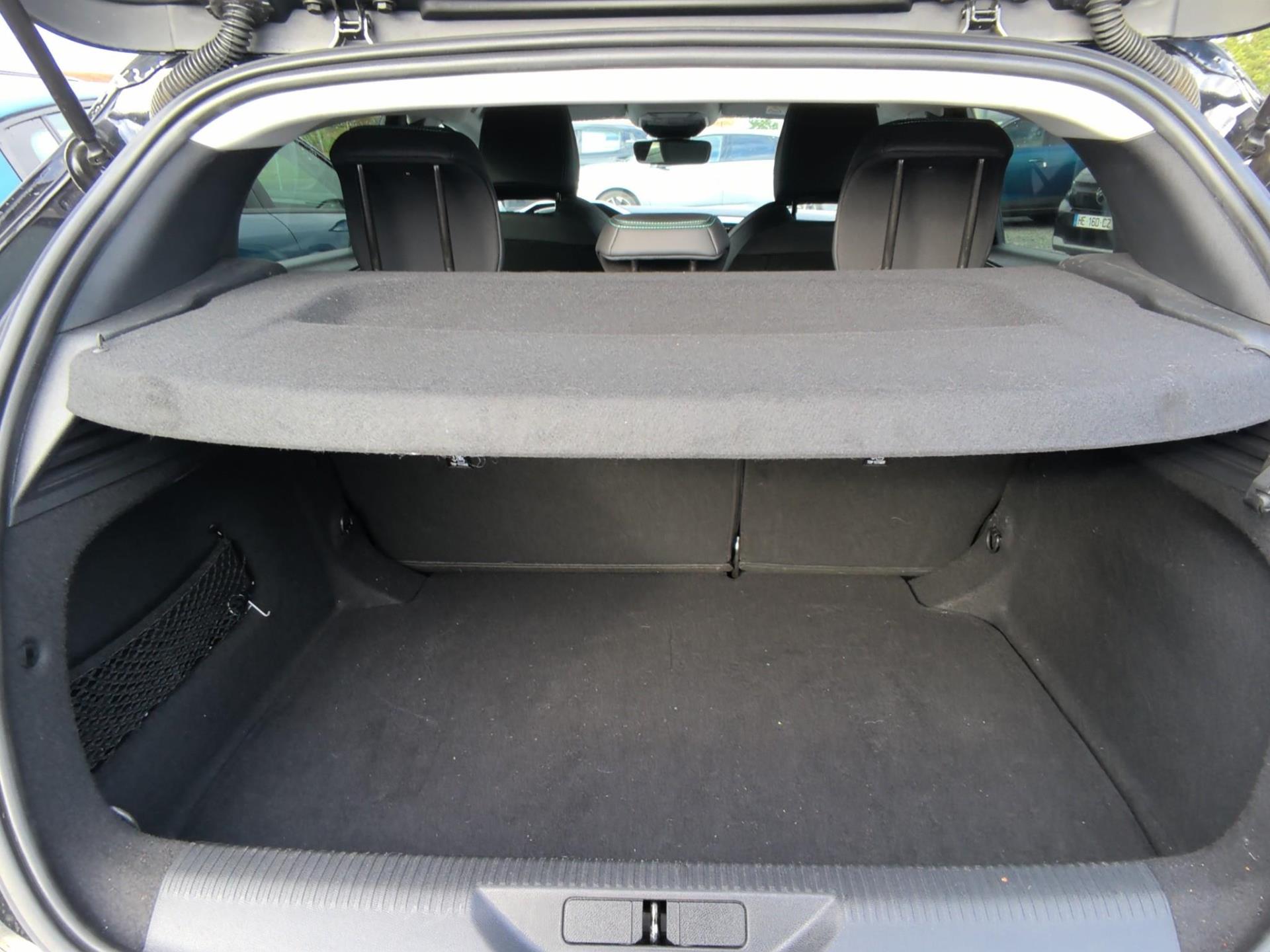 Peugeot 308 Hybrid 136 e-DCS6 Allure 2025