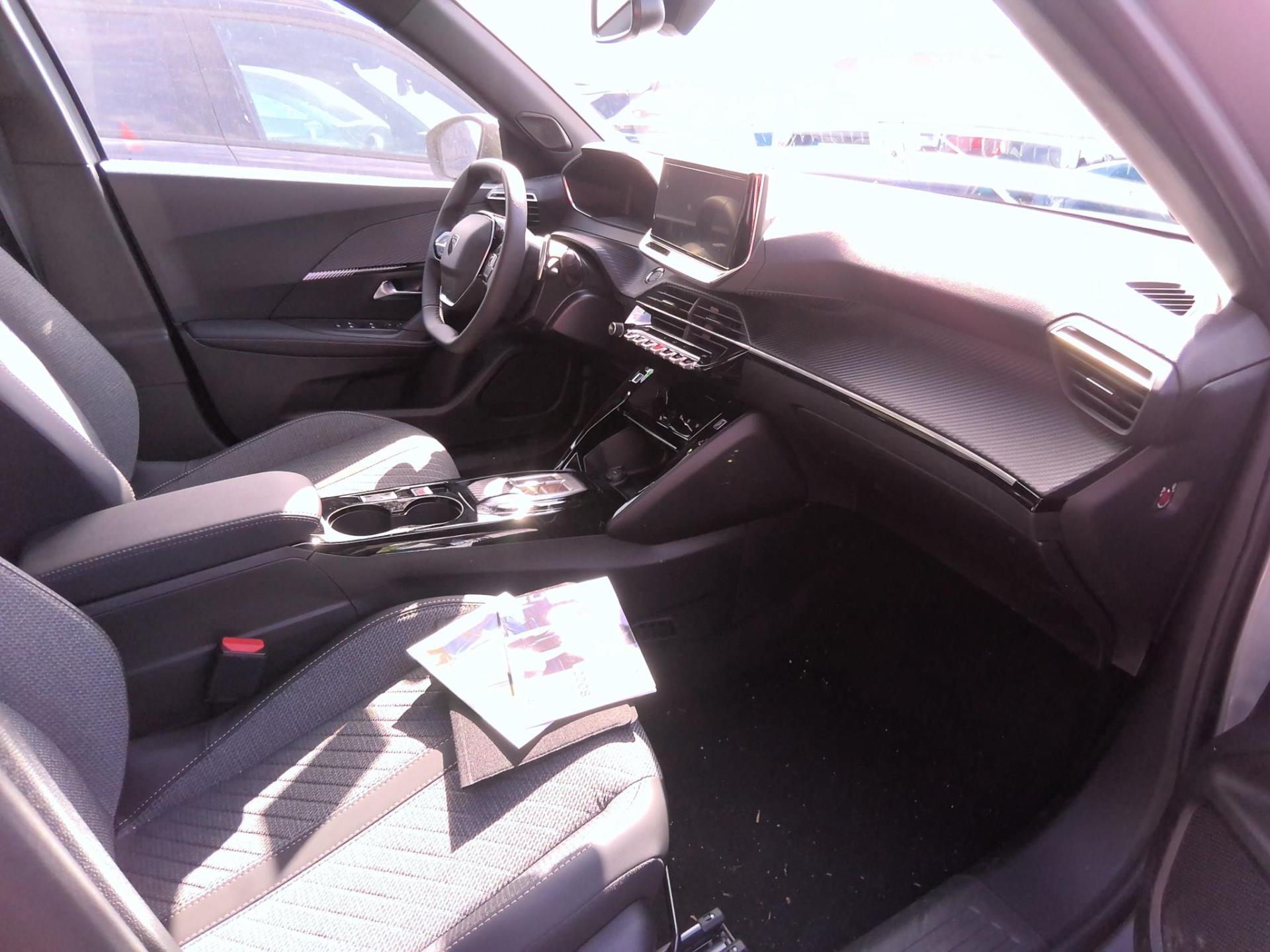 Peugeot 2008 Hybrid 145 e-DCS6 Allure 2025