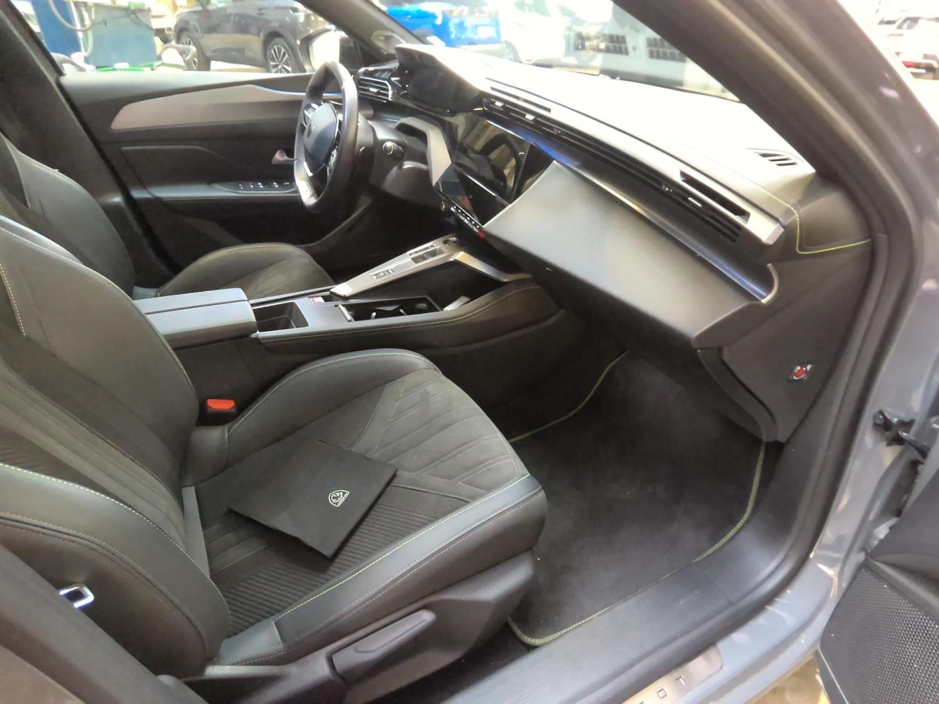 Peugeot 408 PHEV 180 e-EAT8 GT 2024