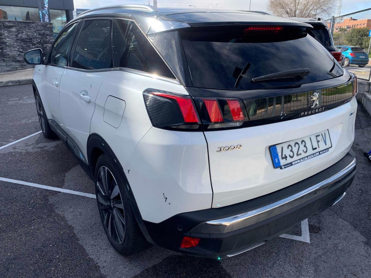 Foto Peugeot 3008 Hybrid 5